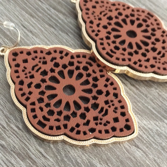 Charming Charlie’s Earrings - Picture 2 of 2